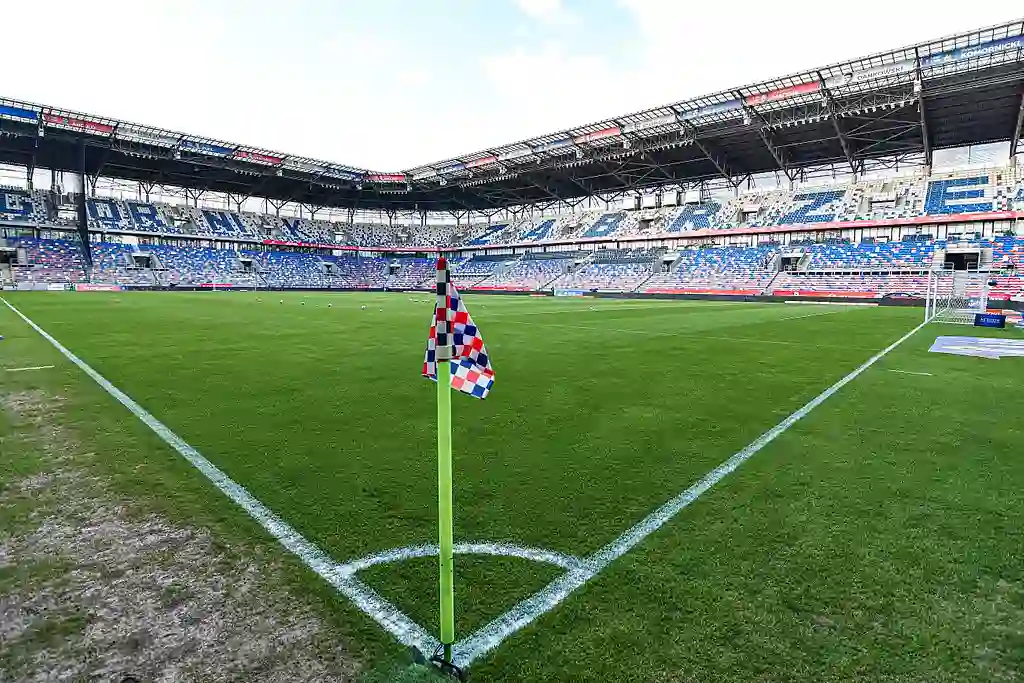 Górnik Zabrze menandatangani striker dari Lewski Sofia!